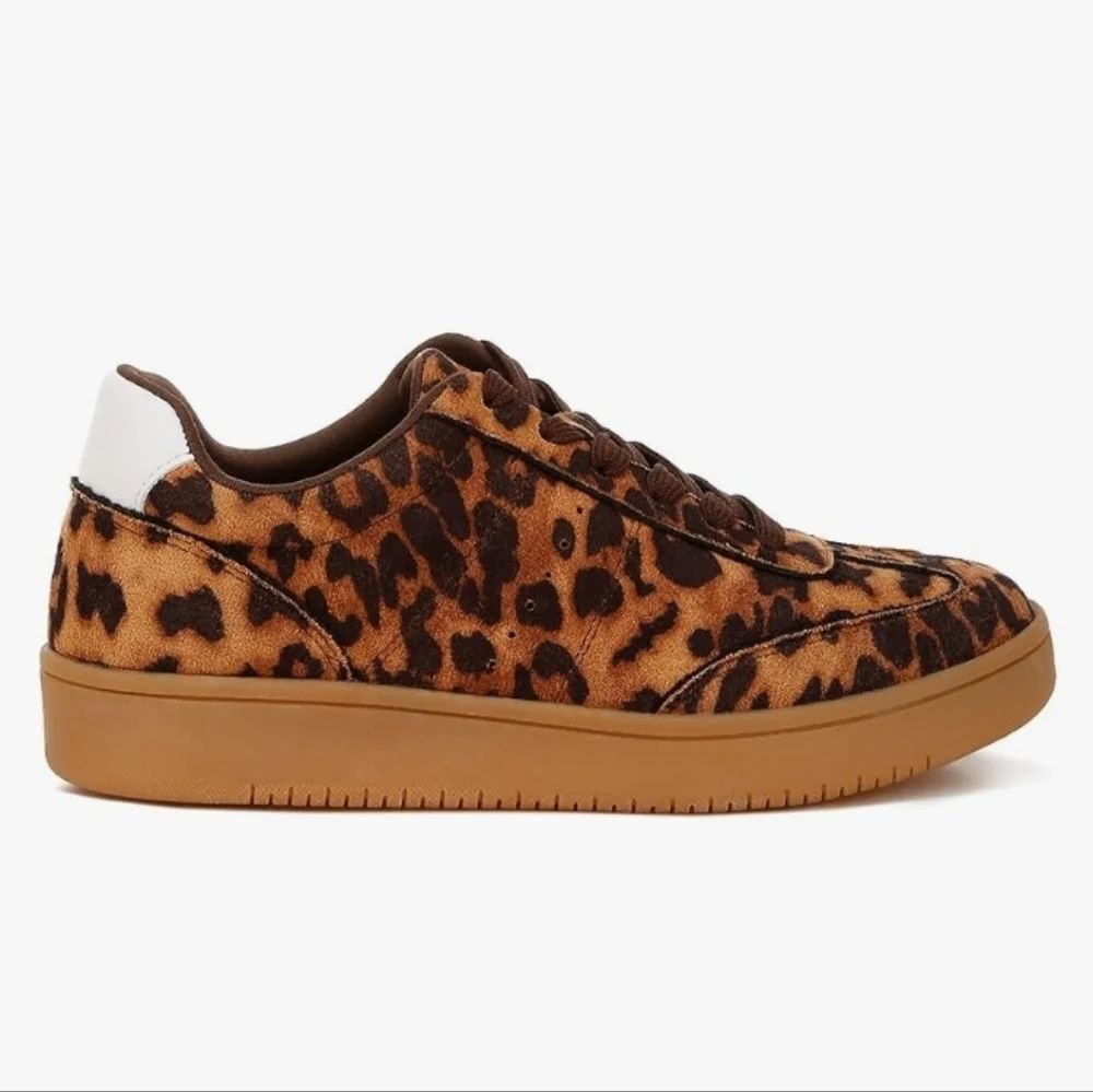 BRAND NEW GBG ANIMAL PRINT LACE UP WOMENS